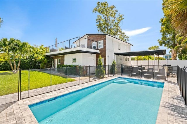 1 of 29 - 311 Se 3rd Ave, Delray Beach, FL