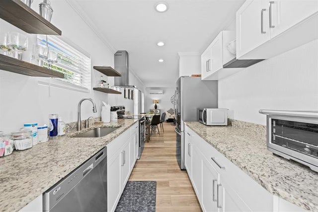 4 of 29 - 311 Se 3rd Ave, Delray Beach, FL