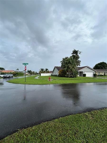 2 of 32 - 21910 Pine Trce, Boca Raton, FL
