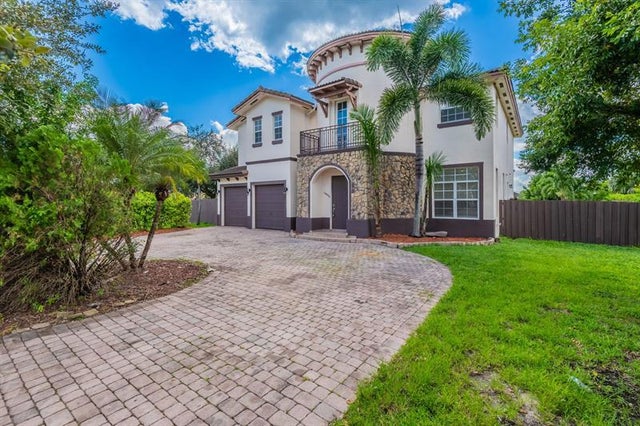 1 of 49 - 19996 Sw 130th Ave, Miami, FL