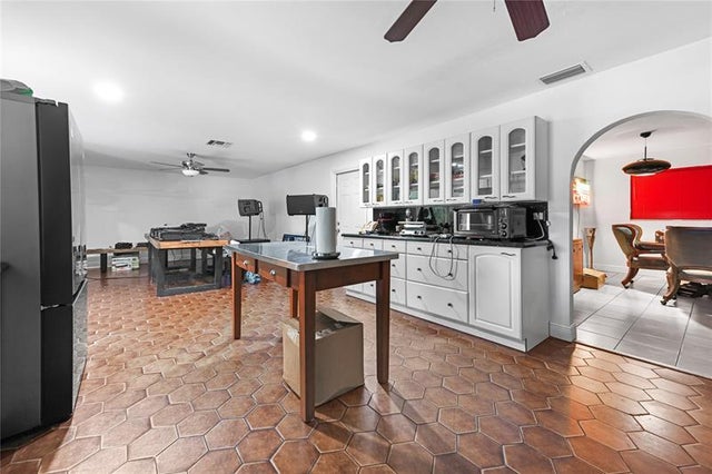 5 of 17 - 8421 Pioneer Rd, West Palm Beach, FL