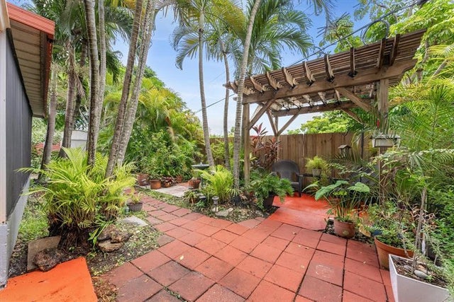 2 of 32 - 1428 E River Dr, Margate, FL