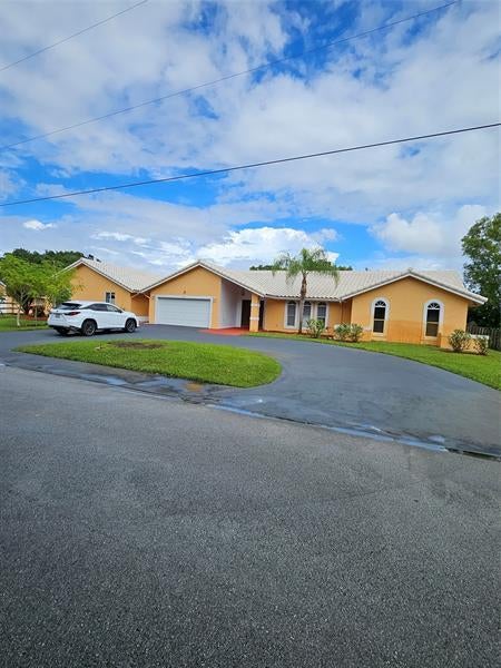 2 of 18 - 1050 Nw 114th Ave, Plantation, FL