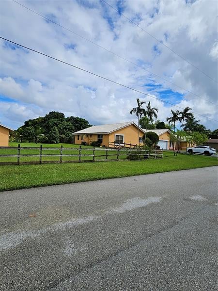 3 of 18 - 1050 Nw 114th Ave, Plantation, FL