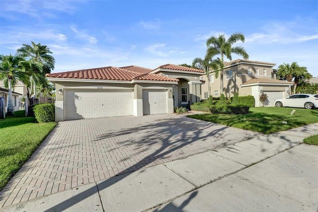 1 of 95 - 16757 Nw 8th St, Pembroke Pines, FL
