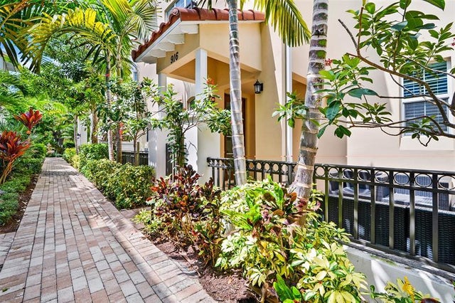 2 of 33 - 916 Ne 17 Way, Fort Lauderdale, FL