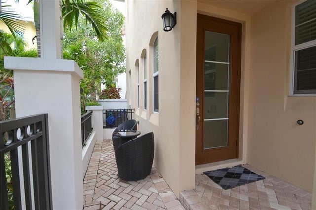 3 of 33 - 916 Ne 17 Way, Fort Lauderdale, FL