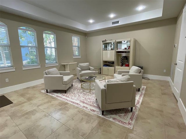 5 of 33 - 916 Ne 17 Way, Fort Lauderdale, FL