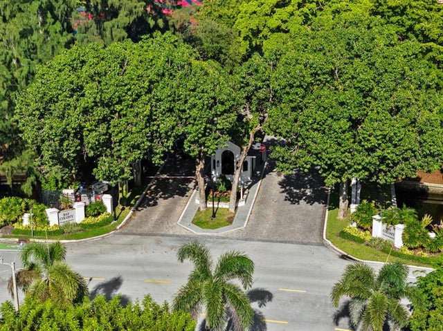 4 of 56 - 70 N Compass Dr, Fort Lauderdale, FL