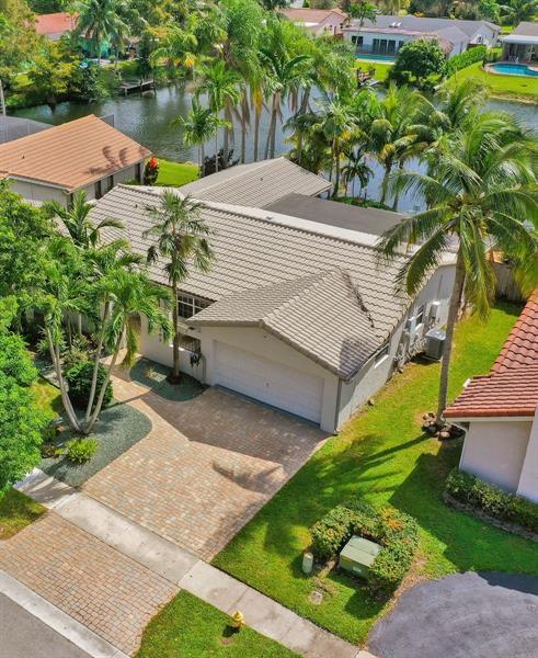3 of 70 - 10402 Nw 5th Mnr, Plantation, FL