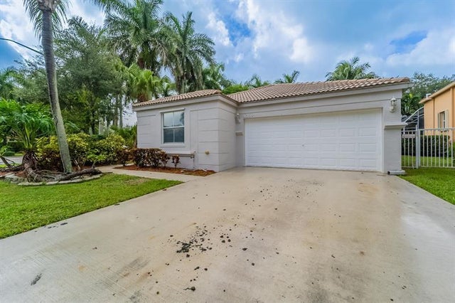 3 of 25 - 6359 Stonehurst Cir, Lake Worth, FL