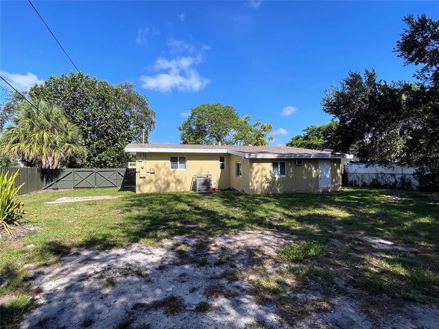 5 of 26 - 1174 Sw 30th Ave, Fort Lauderdale, FL