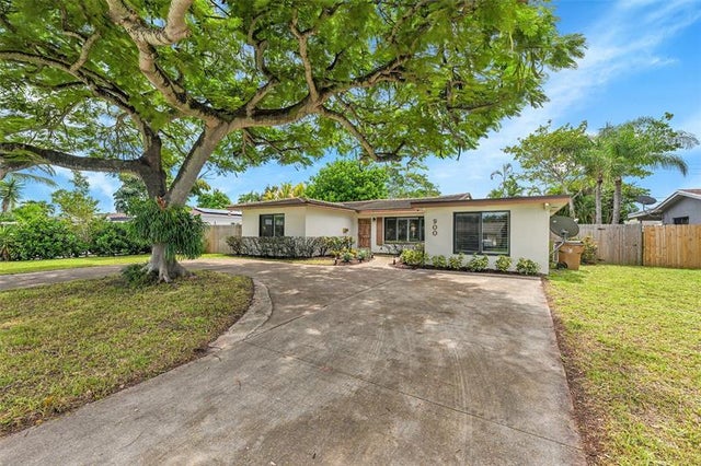 1 of 37 - 900 Se 13th Ct, Deerfield Beach, FL