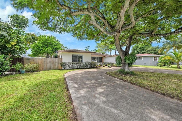 3 of 37 - 900 Se 13th Ct, Deerfield Beach, FL