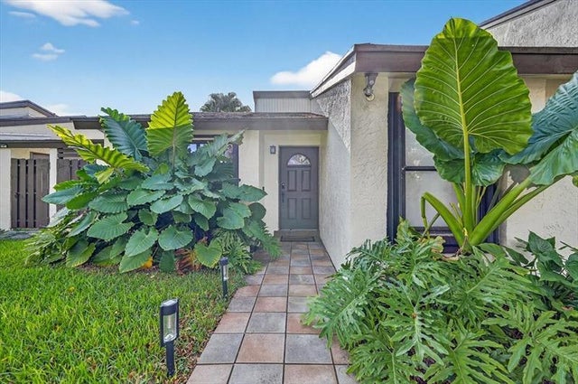 1 of 21 - 7104 Sw 127th Ct, Miami, FL