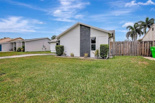 2 of 16 - 11831 Nw 38th Pl, Sunrise, FL