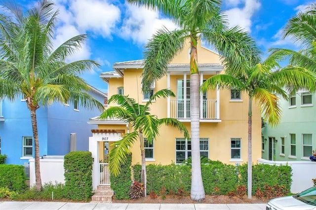 1 of 43 - 907 N Victoria Park Road, Fort Lauderdale, FL