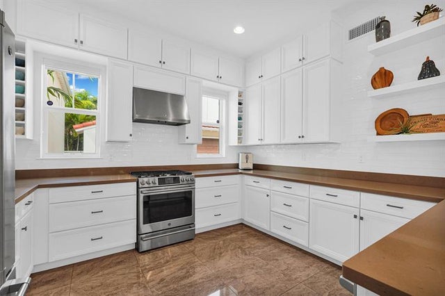 4 of 43 - 907 N Victoria Park Road, Fort Lauderdale, FL