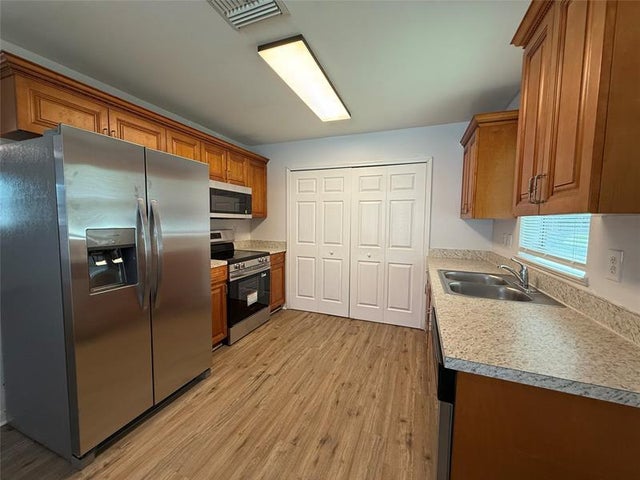 2 of 17 - 622 Orchard Park Dr, Clewiston, FL
