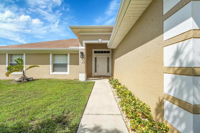 886 Se Proctor Ln, Port St. Lucie