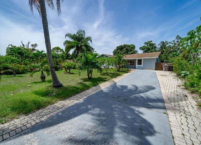 4 of 40 - 5041 Woodland Dr, Delray Beach, FL