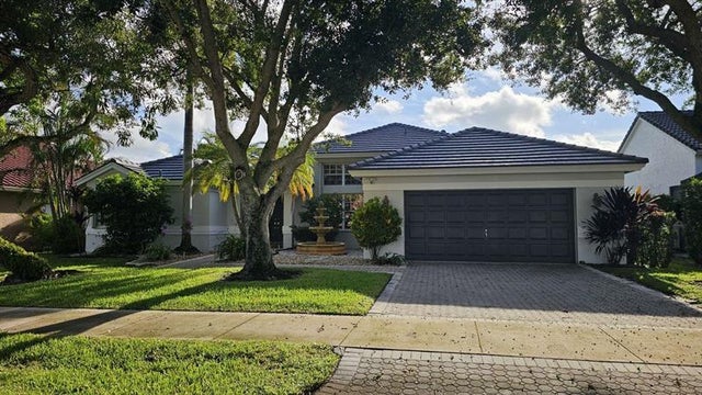 2 of 52 - 3212 Ridge Trce, Davie, FL