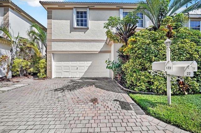 2 of 26 - 1231 Hayes St, Hollywood, FL
