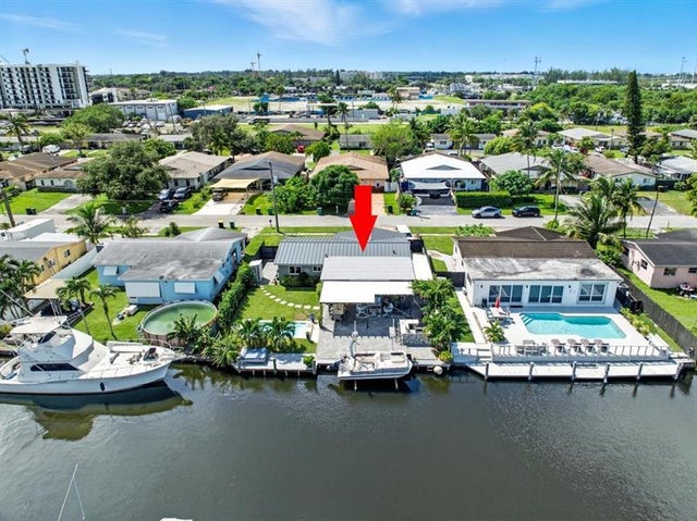 3 of 35 - 4610 Sw 43rd Ave, Fort Lauderdale, FL
