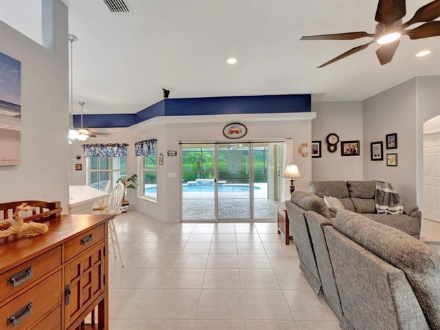 4 of 36 - 419 N Key Lime Sq, Vero Beach, FL