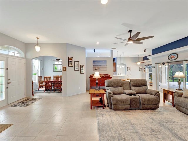 5 of 36 - 419 N Key Lime Sq, Vero Beach, FL