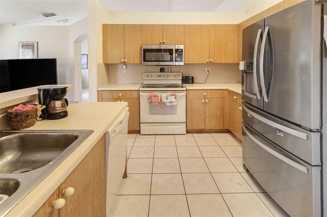 4 of 41 - 12250 Nw 57th St, Coral Springs, FL