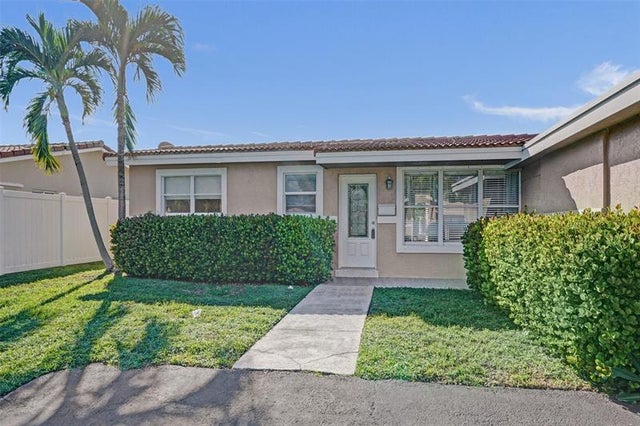 4 of 48 - 949 Se 10th Ct, Pompano Beach, FL