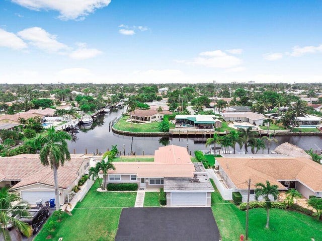 4 of 28 - 949 Se 10th Ct, Pompano Beach, FL
