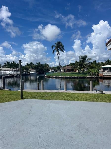 5 of 28 - 949 Se 10th Ct, Pompano Beach, FL