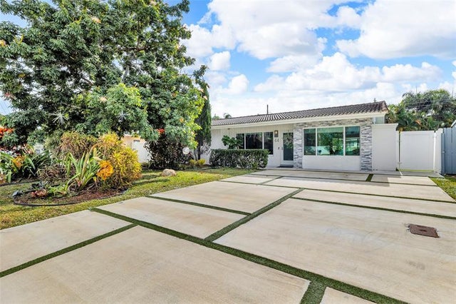 2 of 30 - 44 Ne 29th St, Wilton Manors, FL