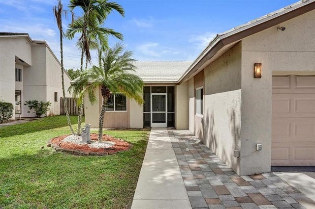 3 of 70 - 6128 Strawberry Lakes Cir, Lake Worth, FL