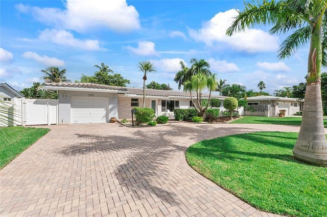 2 of 40 - 1009 Se 10th Ct, Deerfield Beach, FL