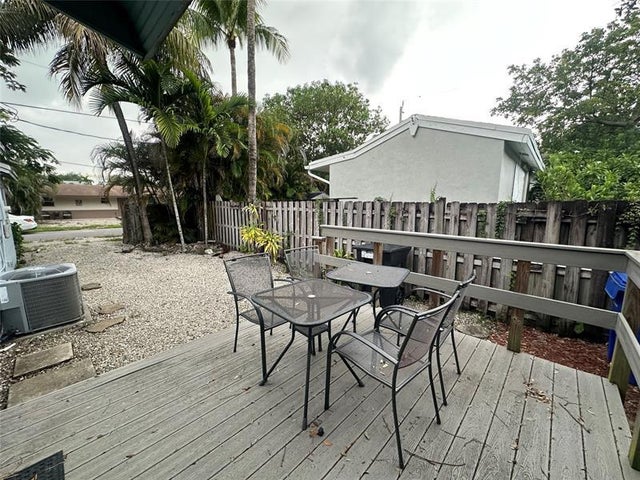 3 of 14 - 232 Seminole Ave, Fort Lauderdale, FL