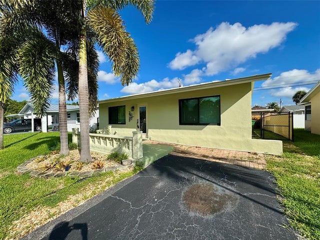 3 of 32 - 2713 Nw 53rd St, Fort Lauderdale, FL