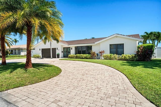 1 of 48 - 4000 Ne 24th Ave, Lighthouse Point, FL