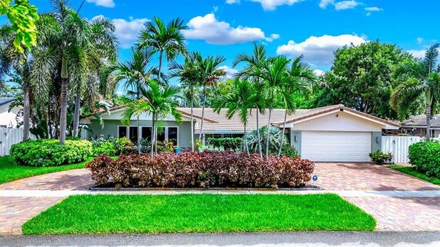 1 of 2 - 5930 Ne 15th Ave, Fort Lauderdale, FL