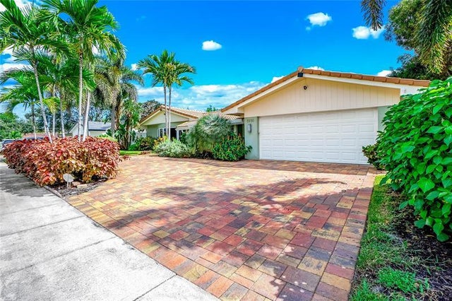 3 of 56 - 5930 Ne 15th Ave, Fort Lauderdale, FL