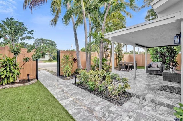 1 of 38 - 1215 Ne 14th Ave, Fort Lauderdale, FL