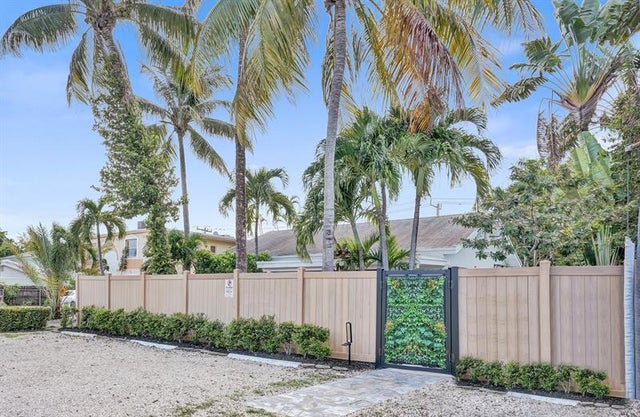 3 of 38 - 1215 Ne 14th Ave, Fort Lauderdale, FL