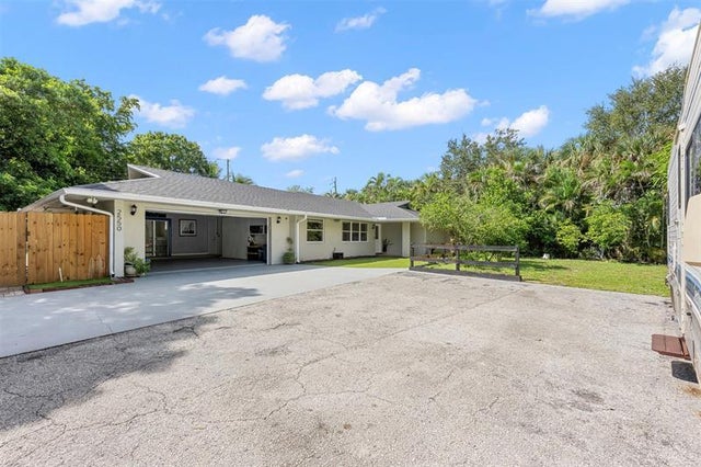 3 of 50 - 2550 Ray Ct, Lake Worth, FL