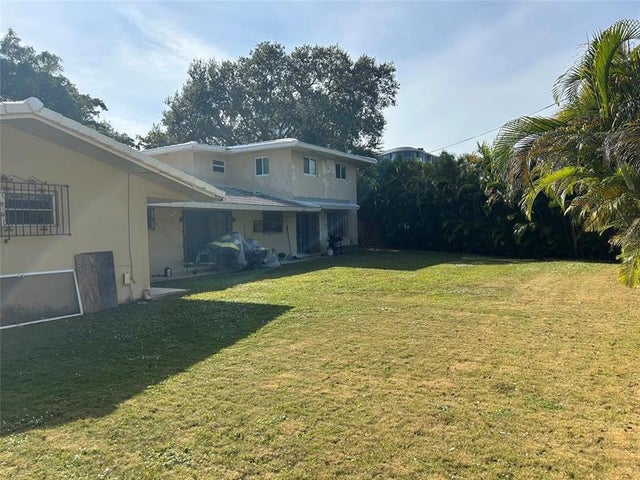 3 of 3 - 525 Ne 58th St, Miami, FL