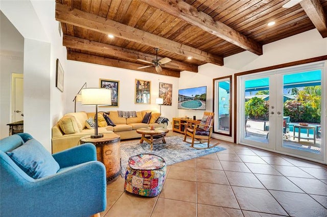 3 of 42 - 1410 Ne 42nd Ct, Oakland Park, FL