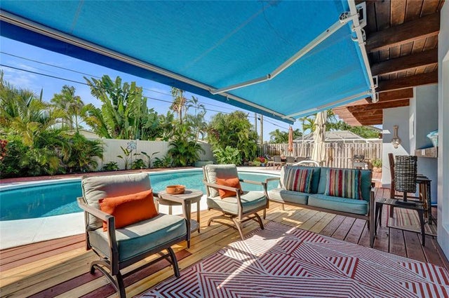 5 of 42 - 1410 Ne 42nd Ct, Oakland Park, FL