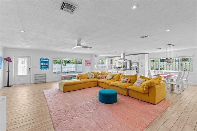 4 of 63 - 1510 Ne 57th Court, Fort Lauderdale, FL