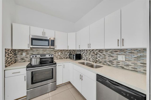 4 of 59 - 16010 Ne 5th Ave, Miami, FL